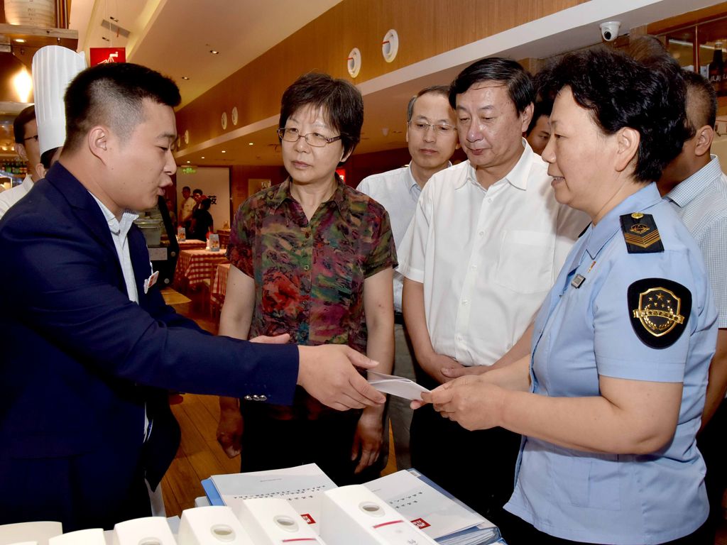 ����ԺʳƷ��ȫίԱ�ᶽ���鵽����������ʳ...